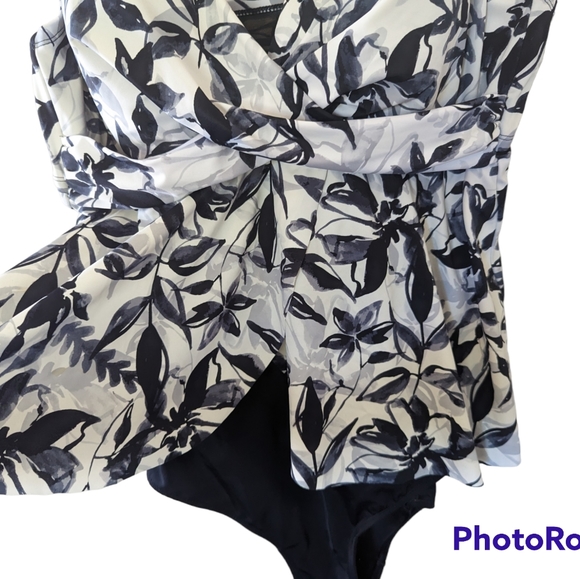 Swimsuits for All One Piece 22 Black Gray White Floral Swimsuit Lightly Padded - Picture 5 of 6